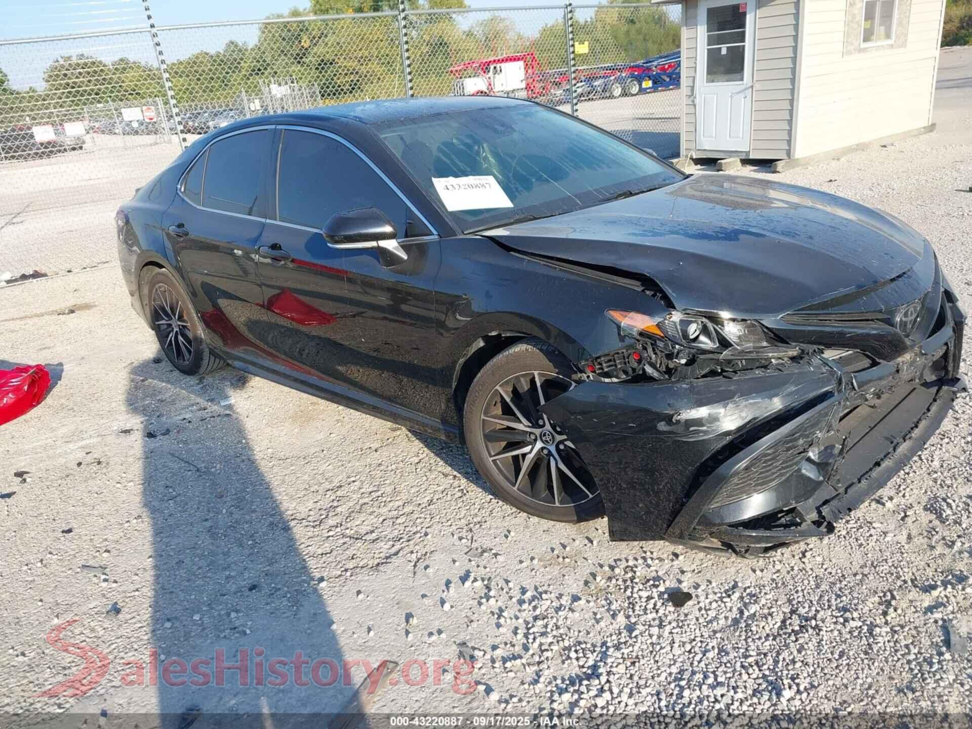 2022 TOYOTA CAMRY — VIN 4T1G11AK0NU052502