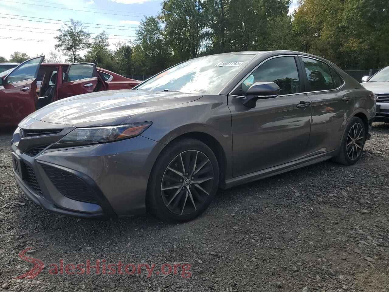 2022 TOYOTA CAMRY — VIN 4T1G11AK0NU056789