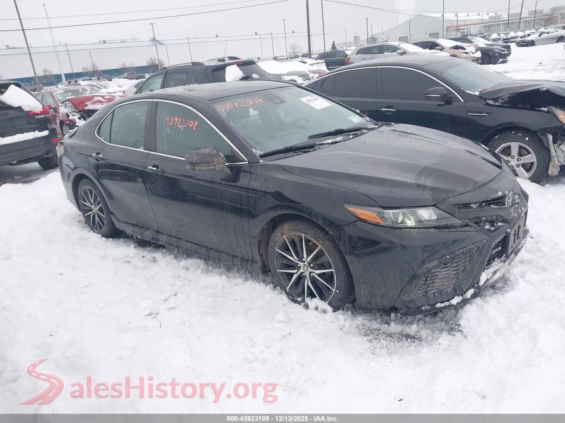 2021 TOYOTA CAMRY — VIN 4T1G11AK1MU424198