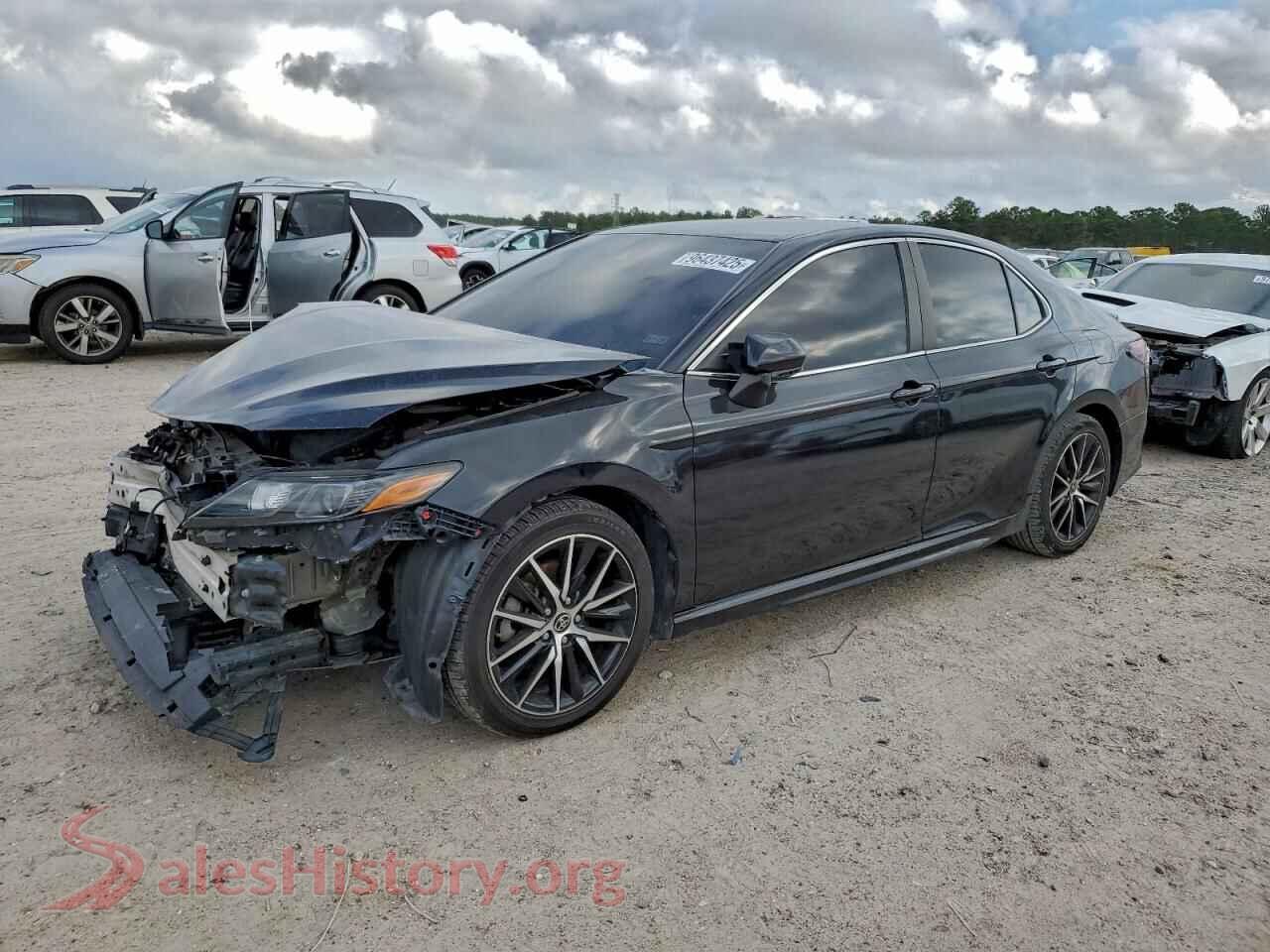 2022 TOYOTA CAMRY — VIN 4T1G11AK1NU017614
