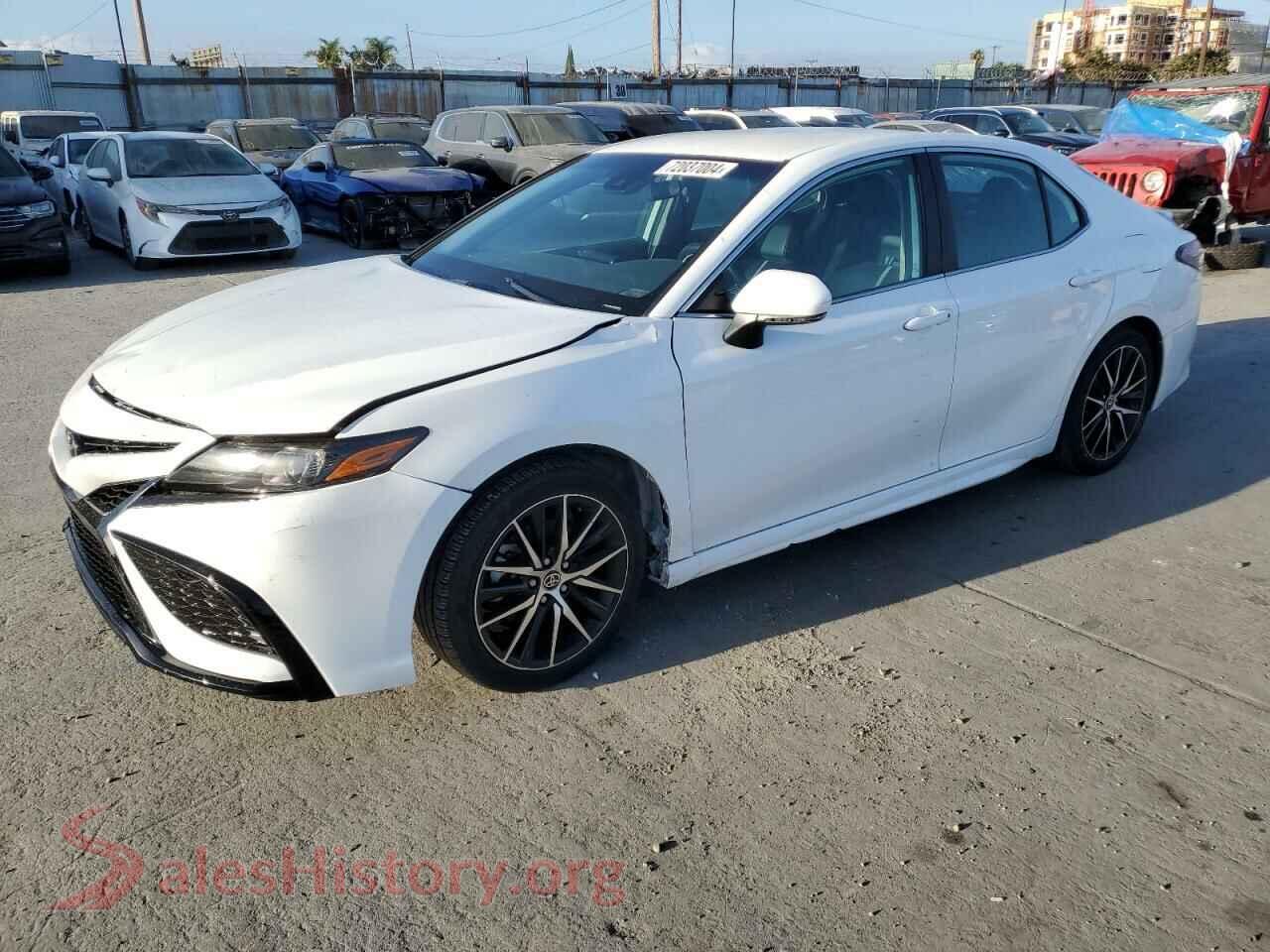 2022 TOYOTA CAMRY — VIN 4T1G11AK2NU008873