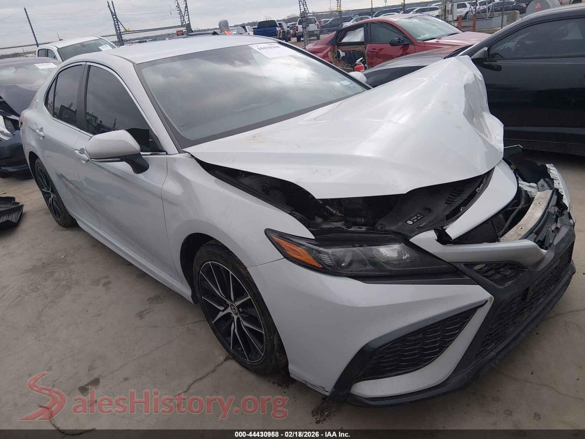 2022 TOYOTA CAMRY — VIN 4T1G11AK2NU055529