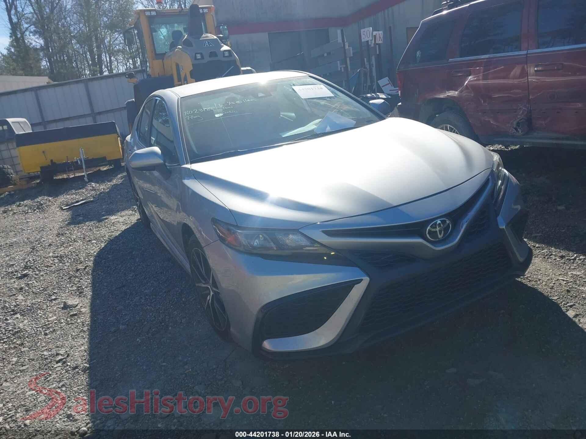 2021 TOYOTA CAMRY — VIN 4T1G11AK4MU586262