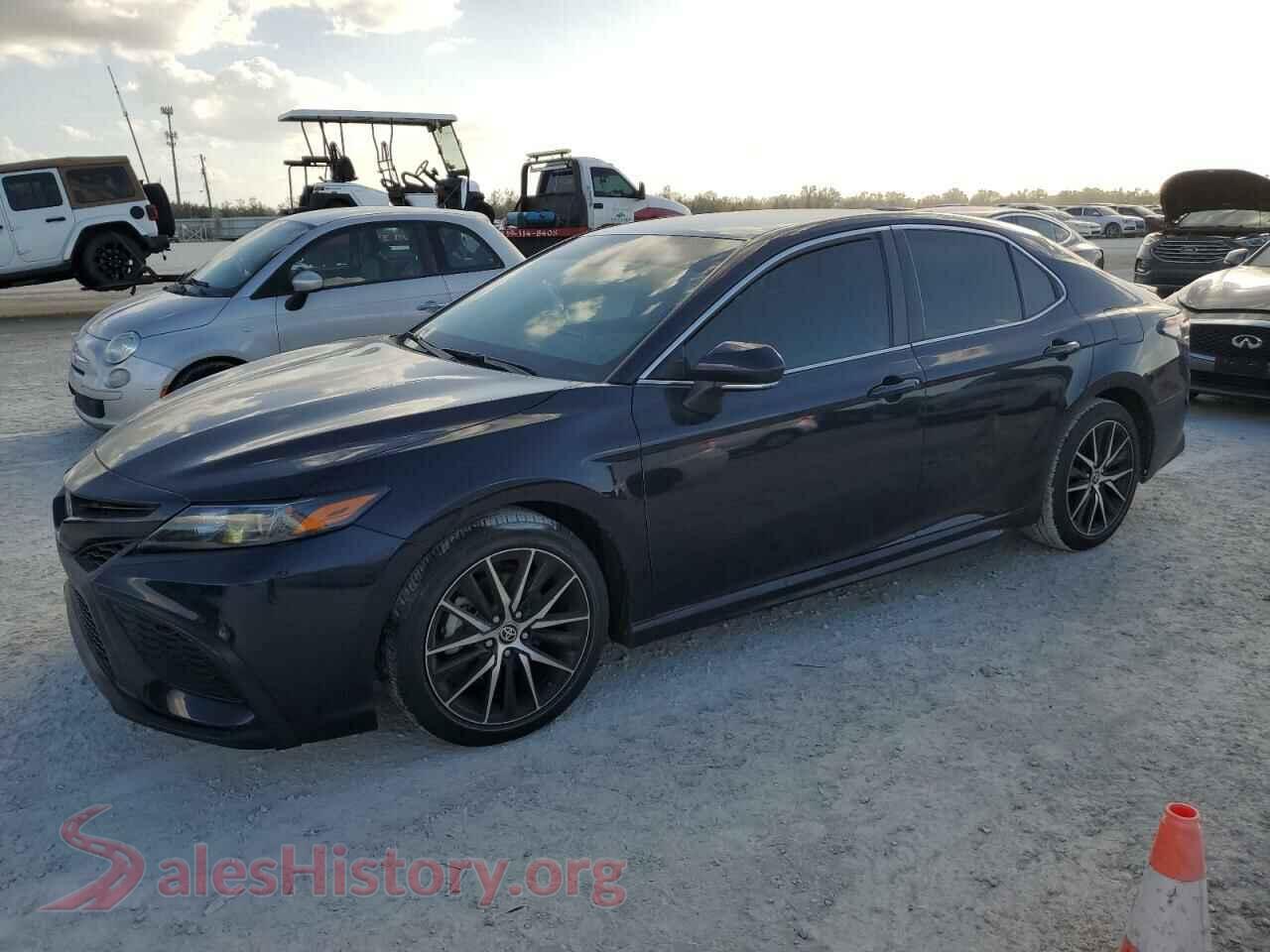 2022 TOYOTA CAMRY — VIN 4T1G11AK4NU036352