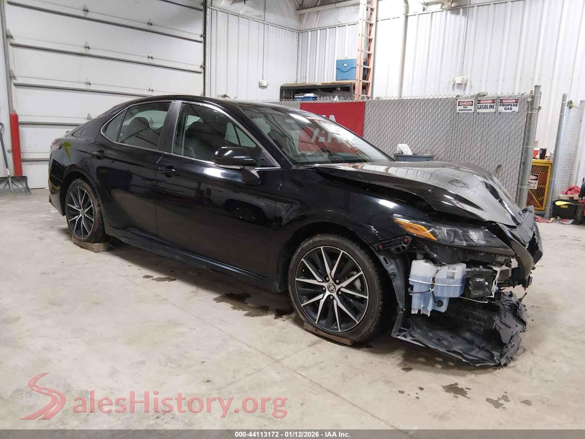 2022 TOYOTA CAMRY — VIN 4T1G11AK4NU655243