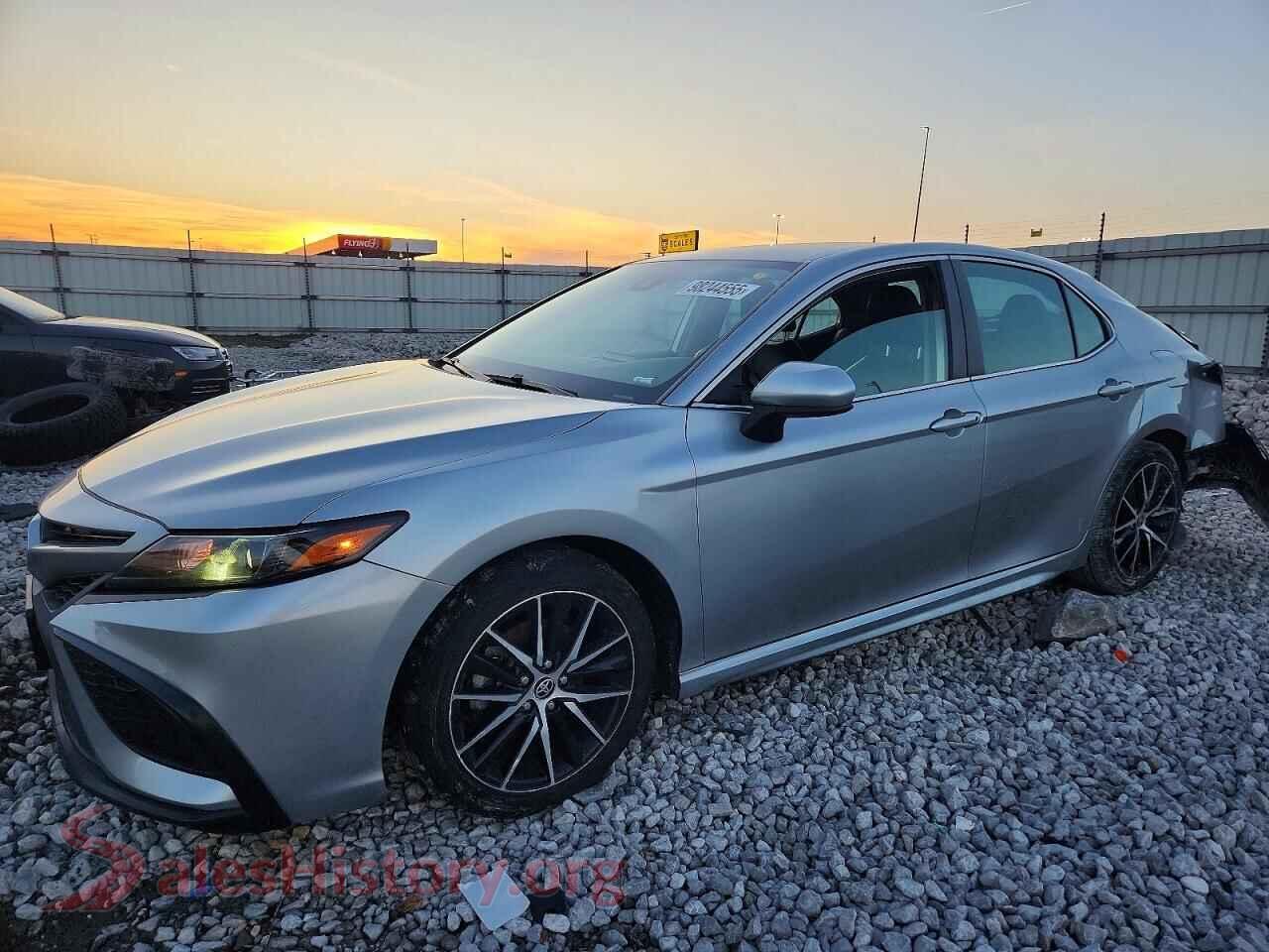 2021 TOYOTA CAMRY — VIN 4T1G11AK5MU601108