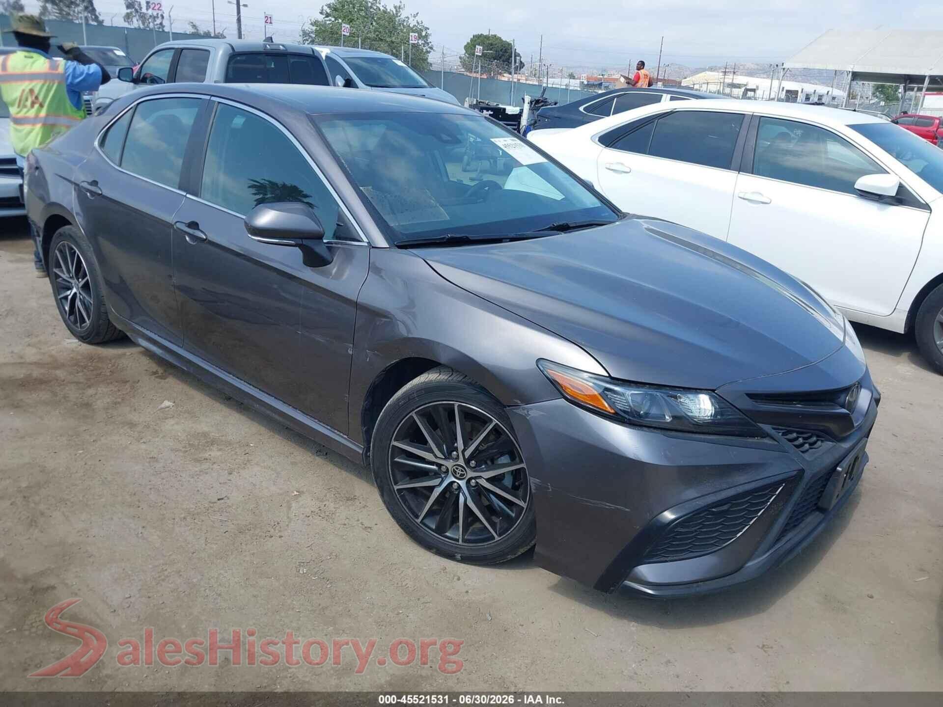2022 TOYOTA CAMRY — VIN 4T1G11AK8NU677004