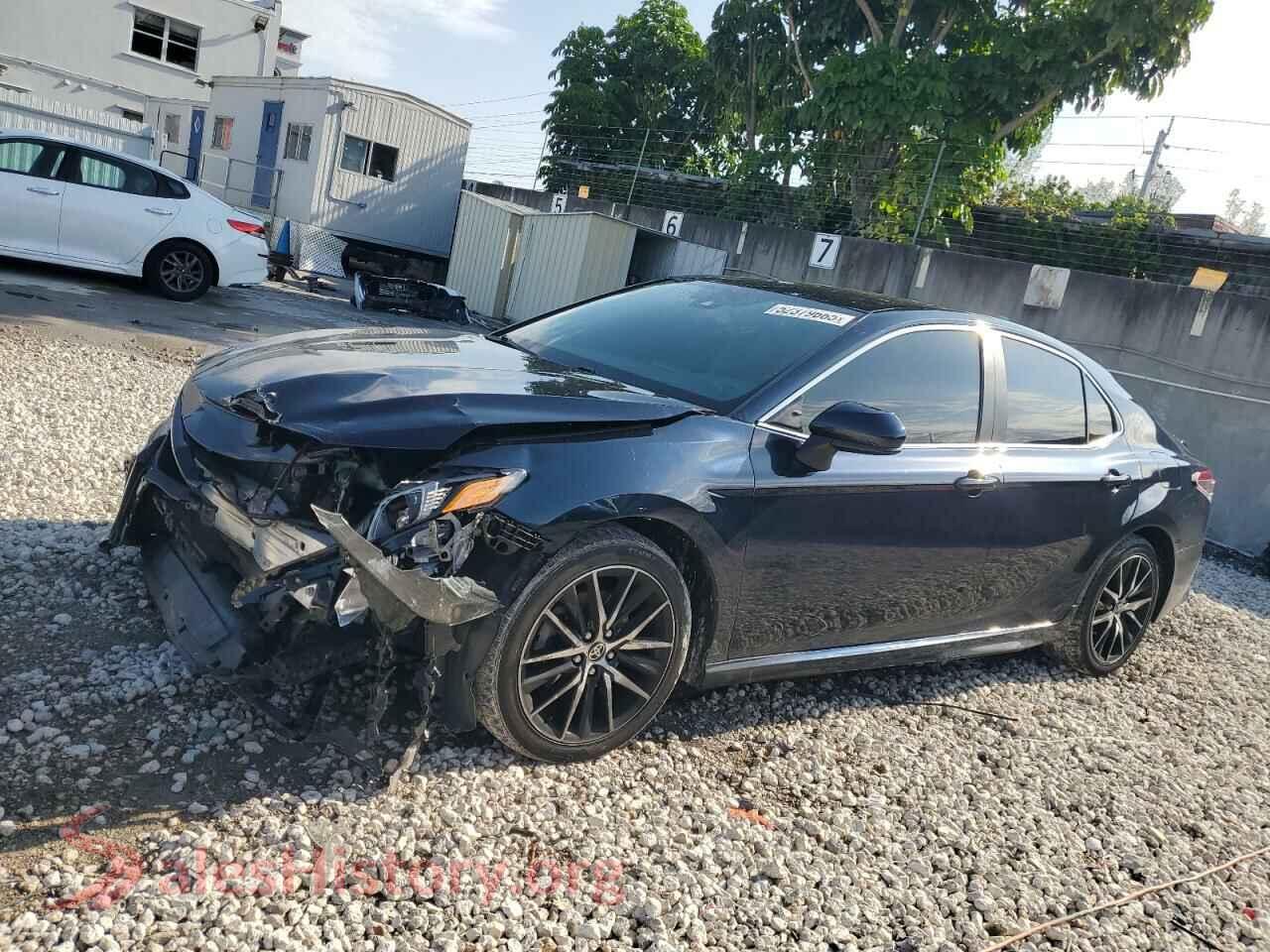 2021 TOYOTA CAMRY — VIN 4T1G11AKXMU419792