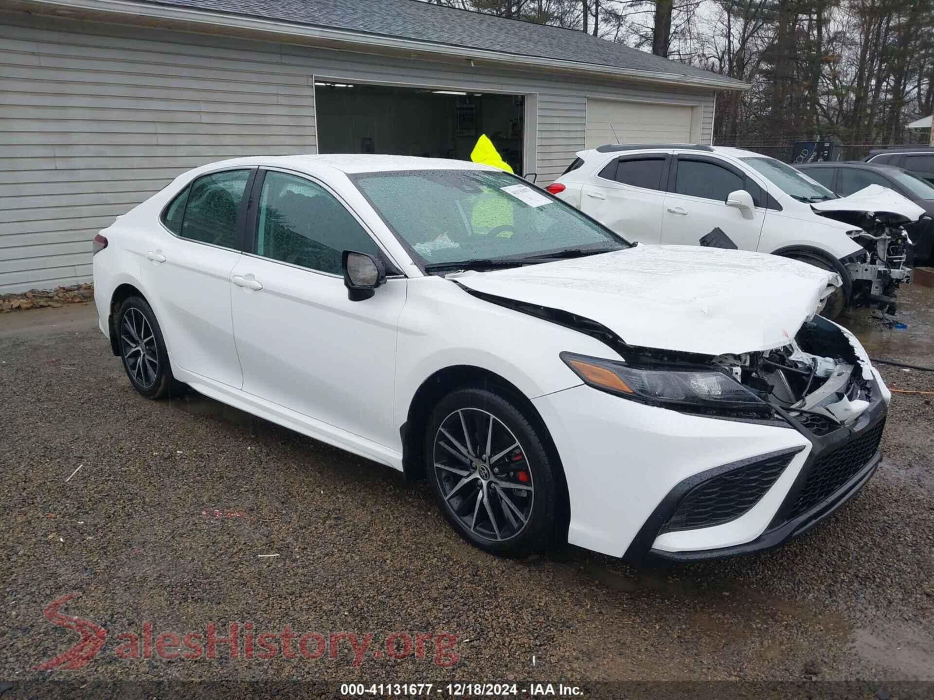2021 TOYOTA CAMRY — VIN 4T1G11AKXMU435524