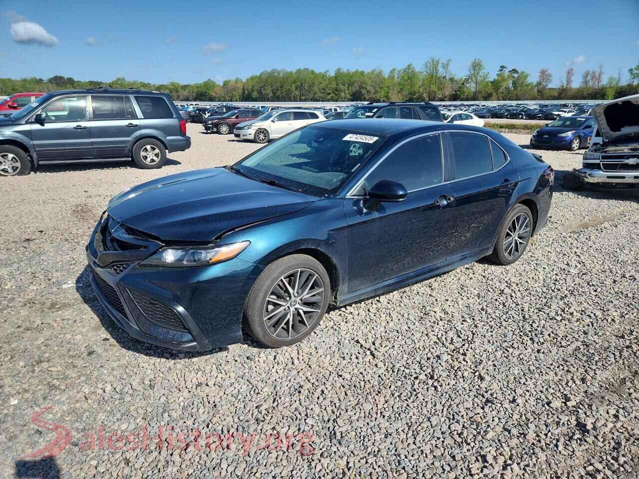 2021 TOYOTA CAMRY — VIN 4T1G11AKXMU586721