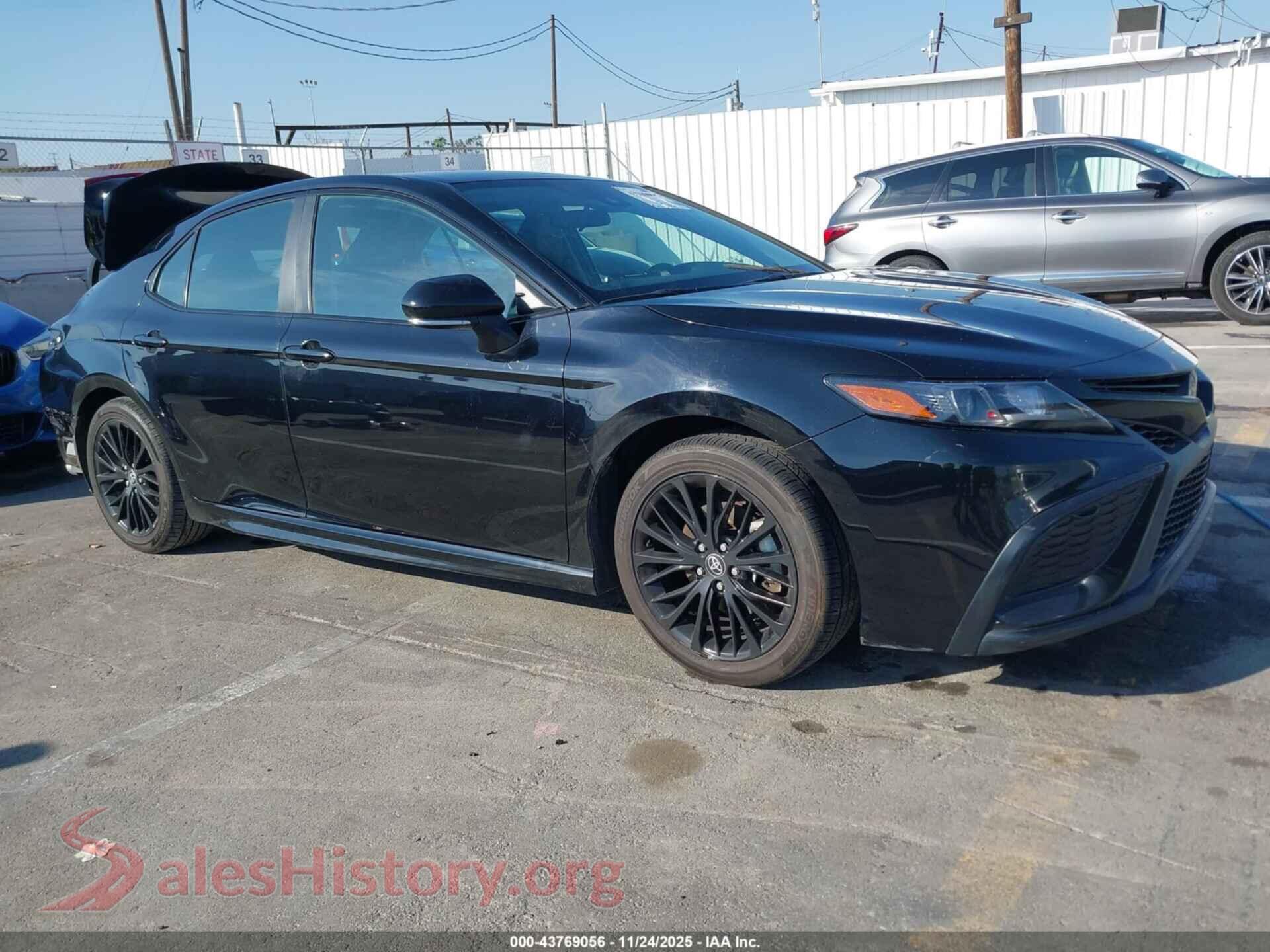 2022 TOYOTA CAMRY — VIN 4T1G11AKXNU012945