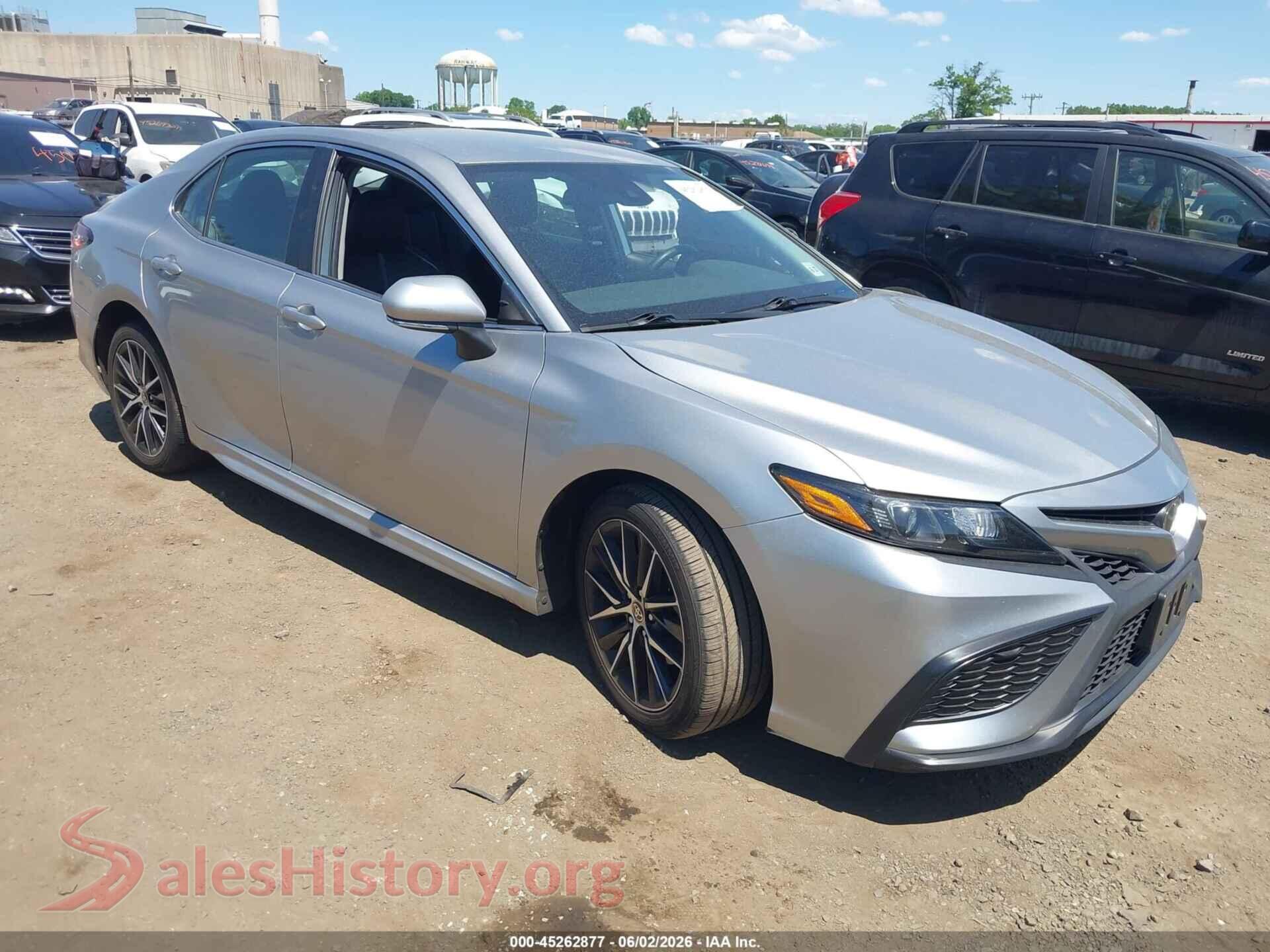 2022 TOYOTA CAMRY — VIN 4T1G11AKXNU706776