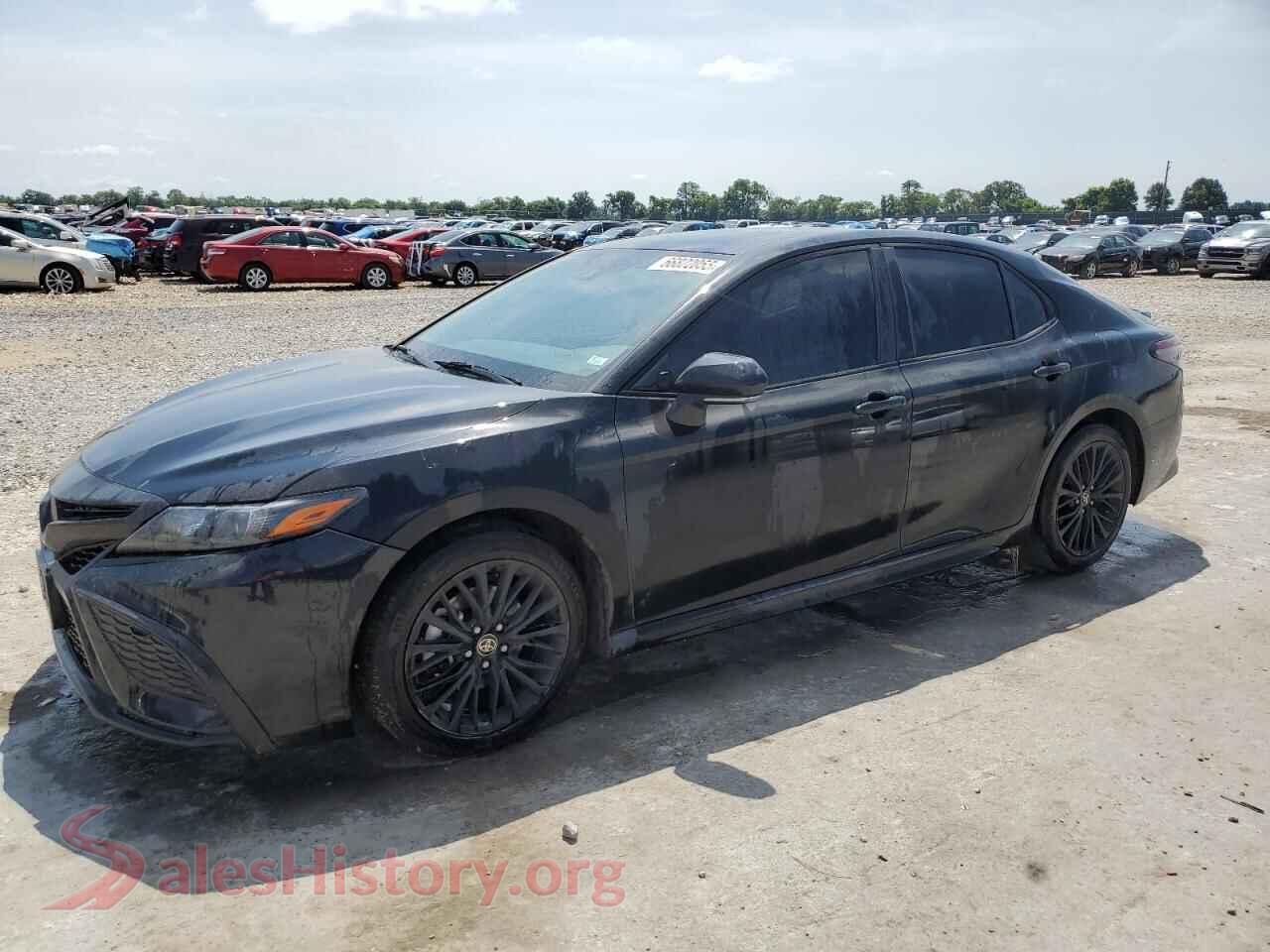 2022 TOYOTA CAMRY — VIN 4T1G11BK6NU064300