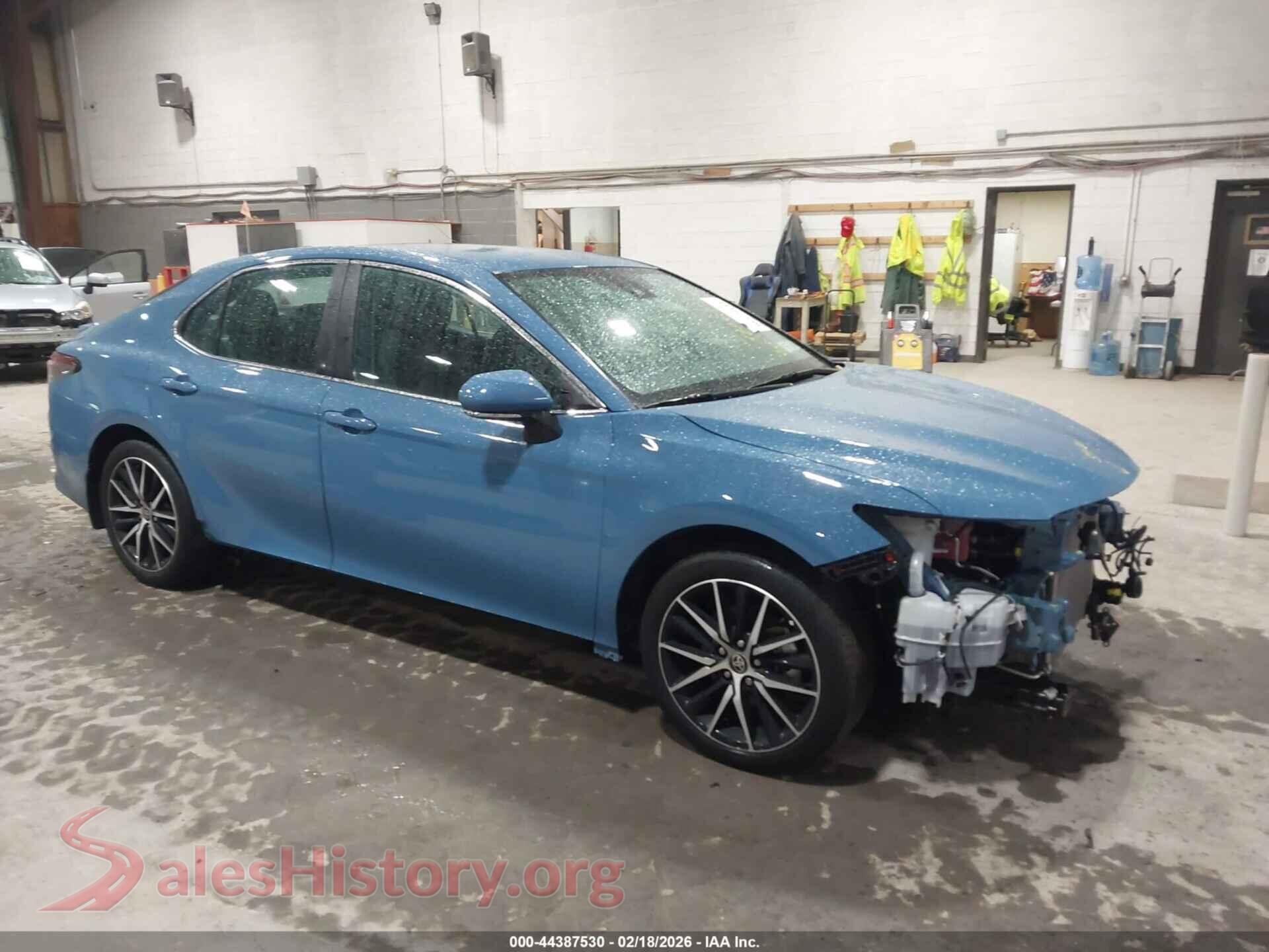 2024 TOYOTA CAMRY HYBRID — VIN 4T1G31AK3RU075689