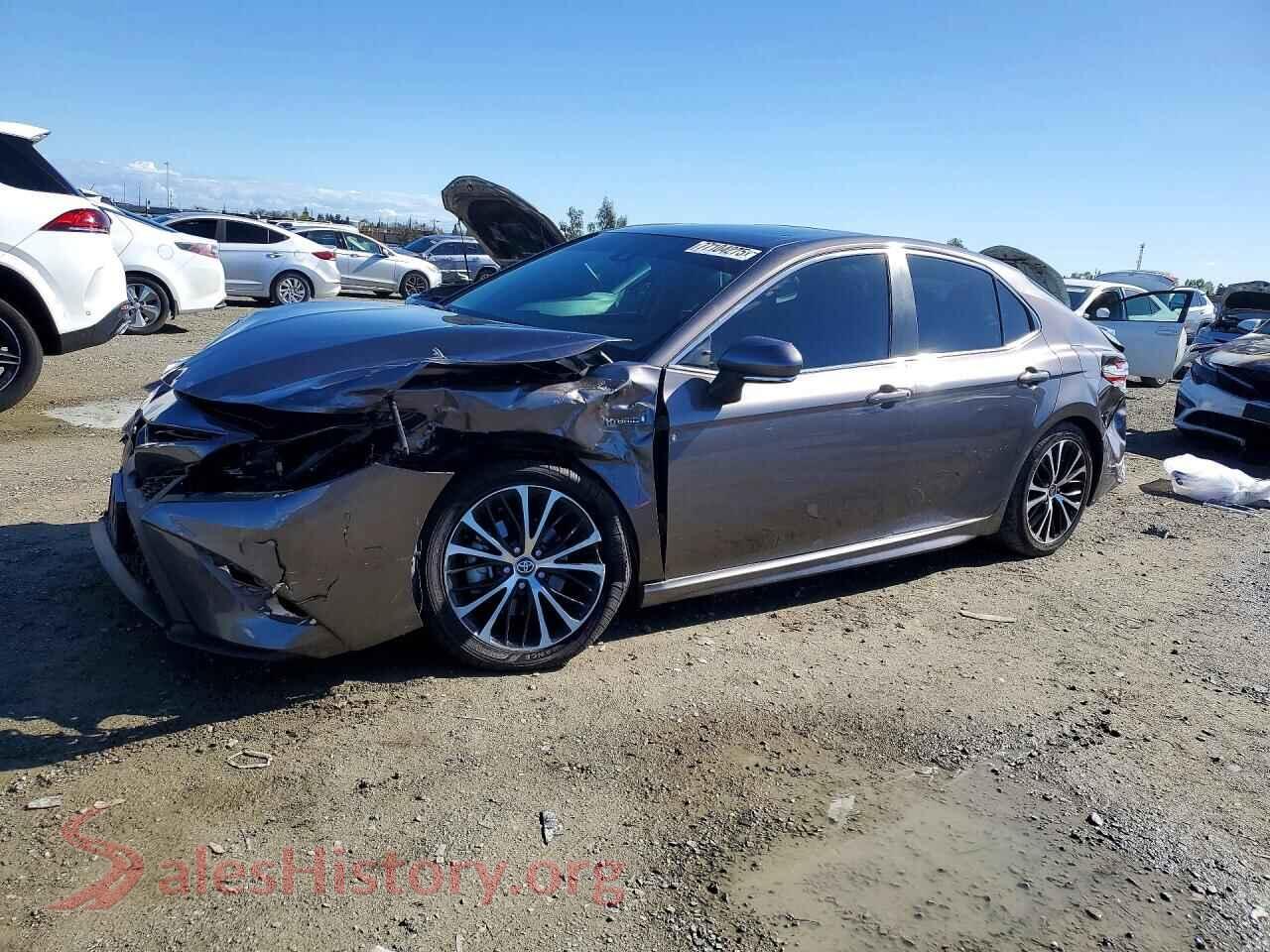 2020 TOYOTA CAMRY — VIN 4T1J31AK5LU531902