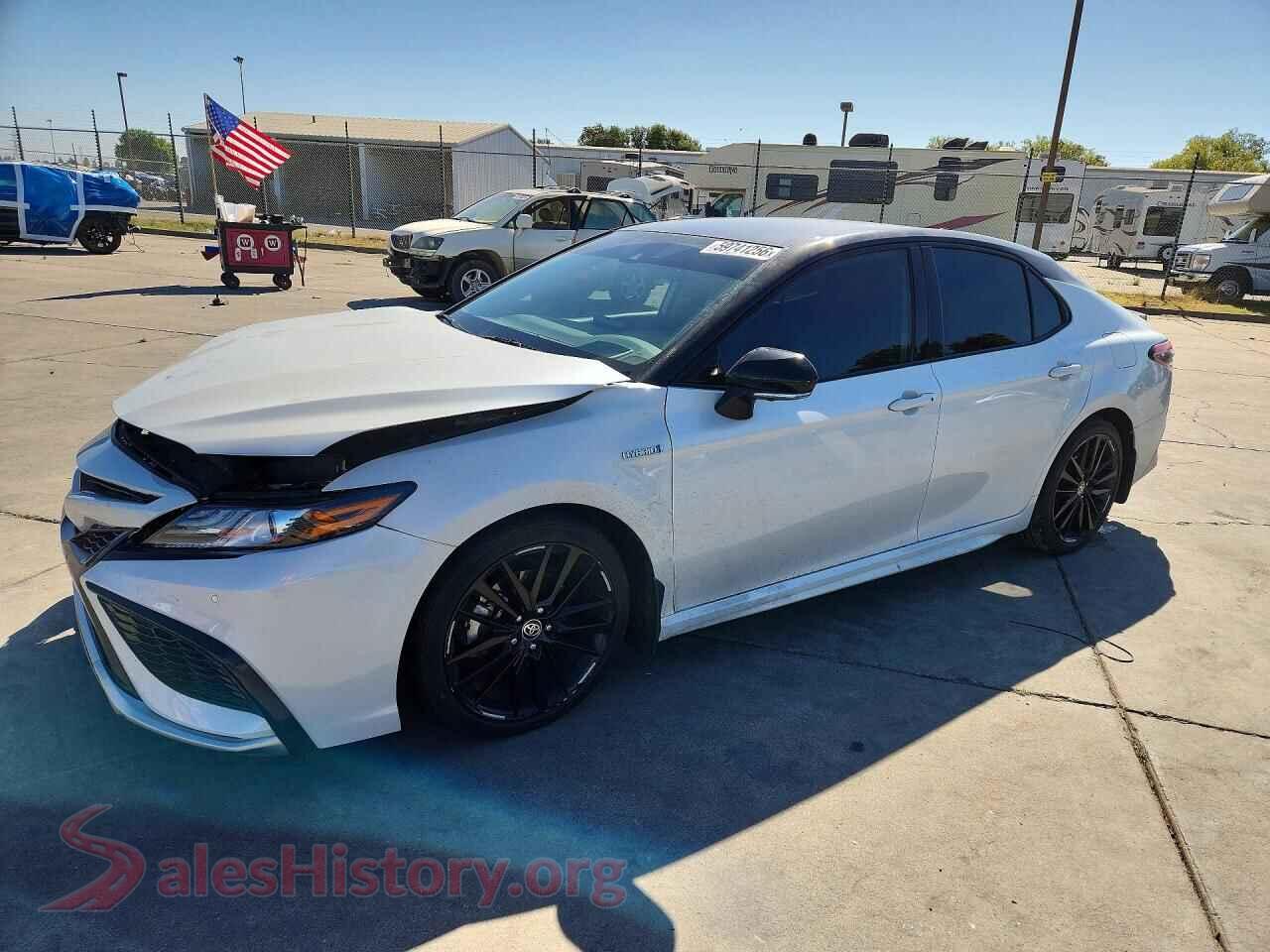 2021 TOYOTA CAMRY — VIN 4T1K31AK2MU020993