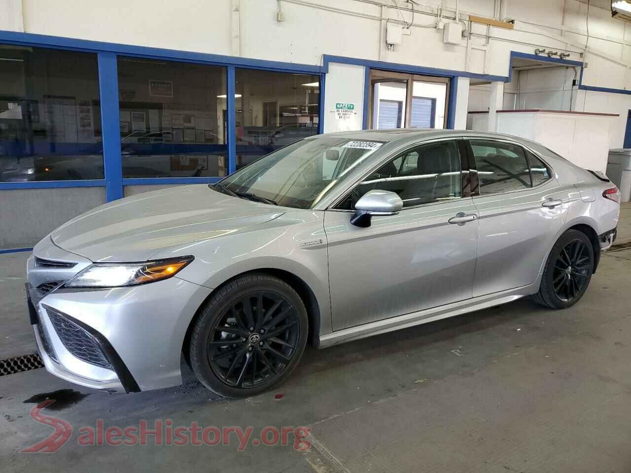 2021 TOYOTA CAMRY — VIN 4T1K31AK2MU565575