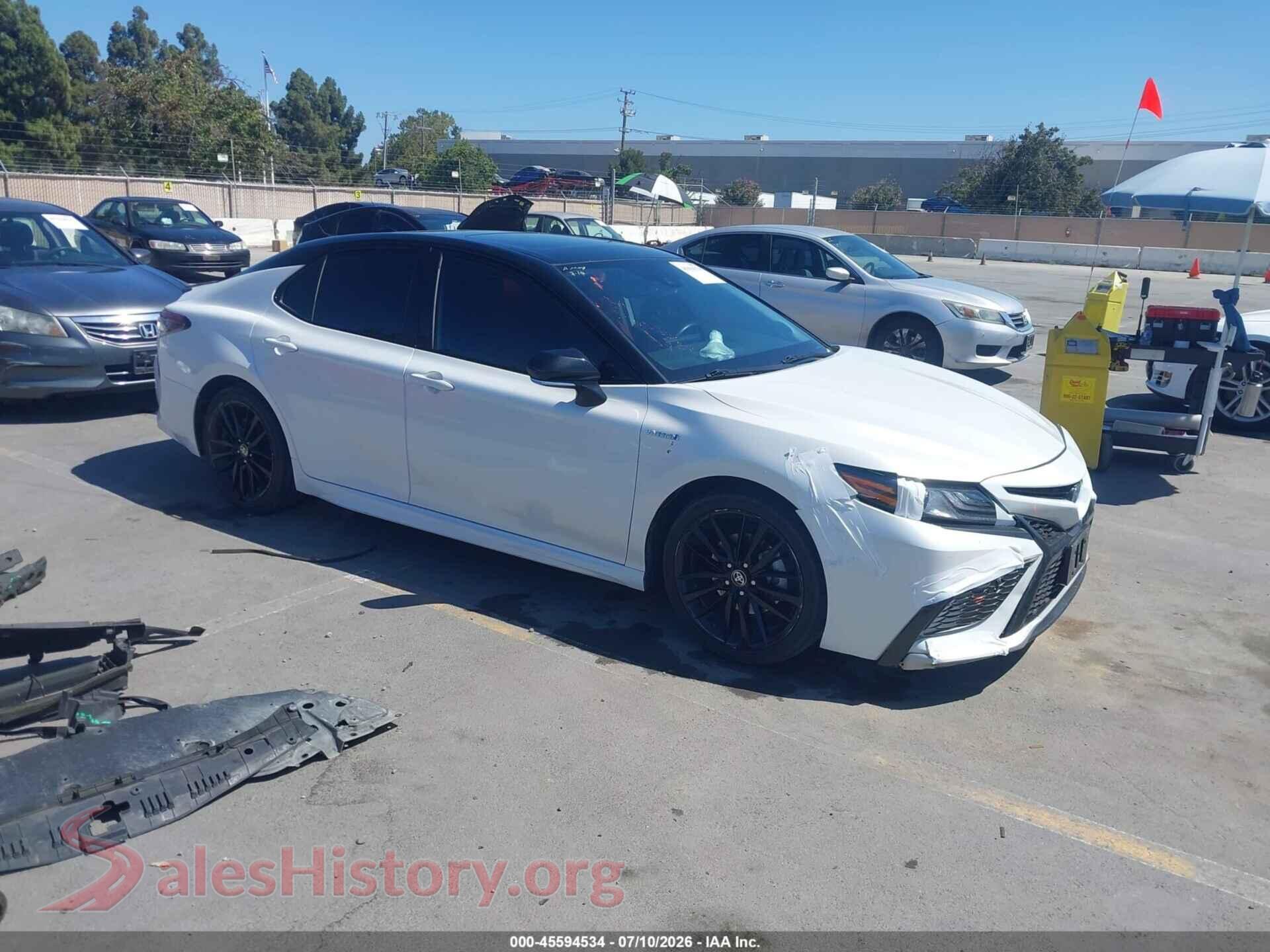 2021 TOYOTA CAMRY — VIN 4T1K31AK3MU028262