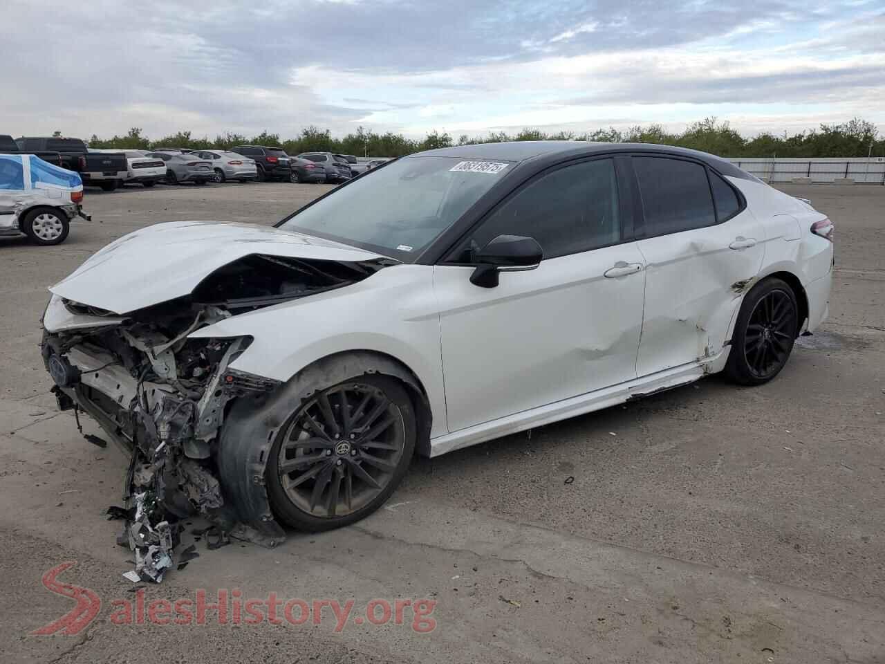 2022 TOYOTA CAMRY — VIN 4T1K31AK4NU043936