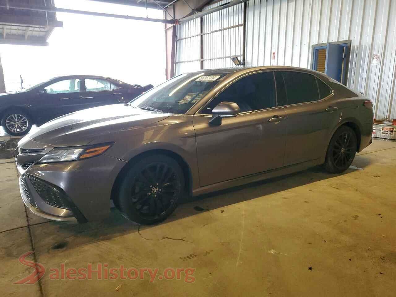 2022 TOYOTA CAMRY — VIN 4T1K31AK4NU576787
