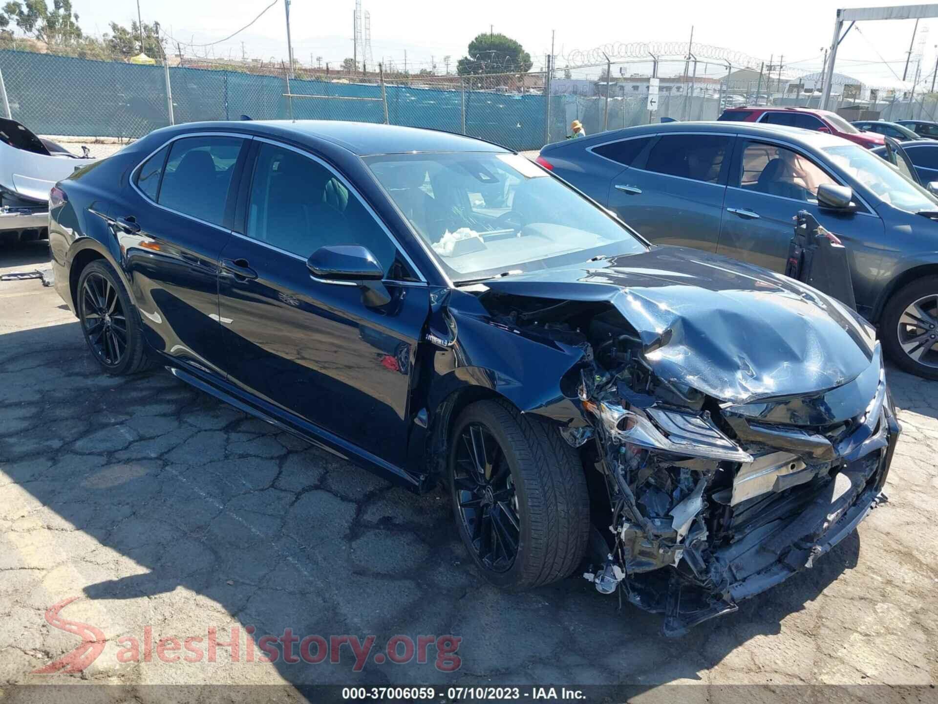 2021 TOYOTA CAMRY — VIN 4T1K31AK6MU550741