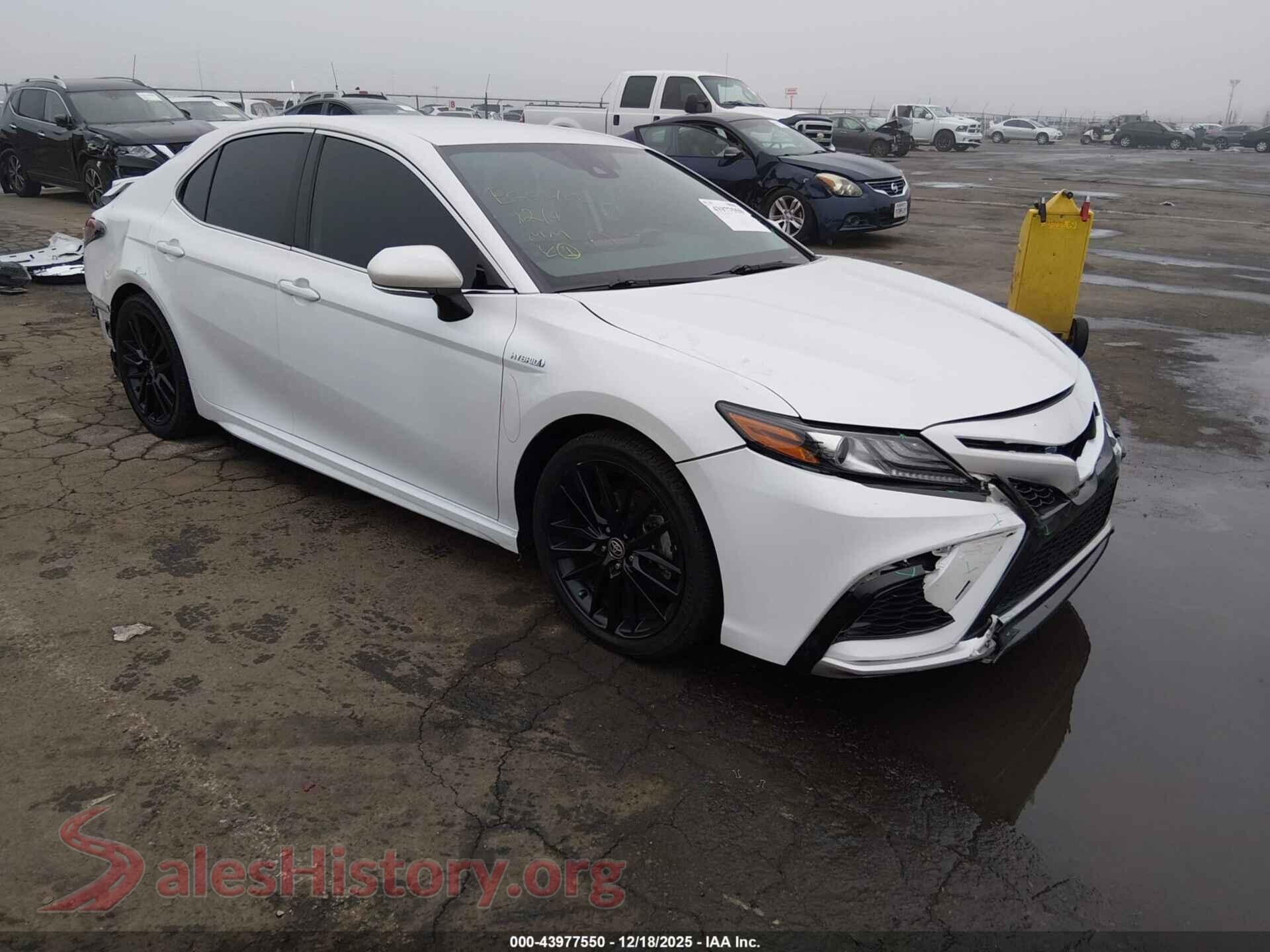 2021 TOYOTA CAMRY — VIN 4T1K31AK7MU026076