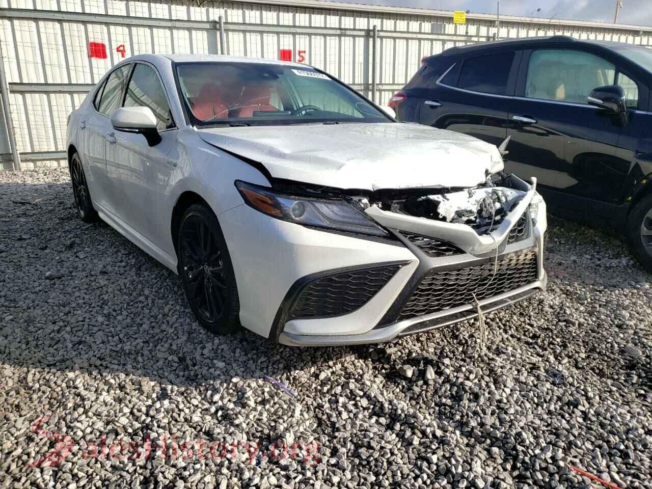 2021 TOYOTA CAMRY — VIN 4T1K31AK8MU568190