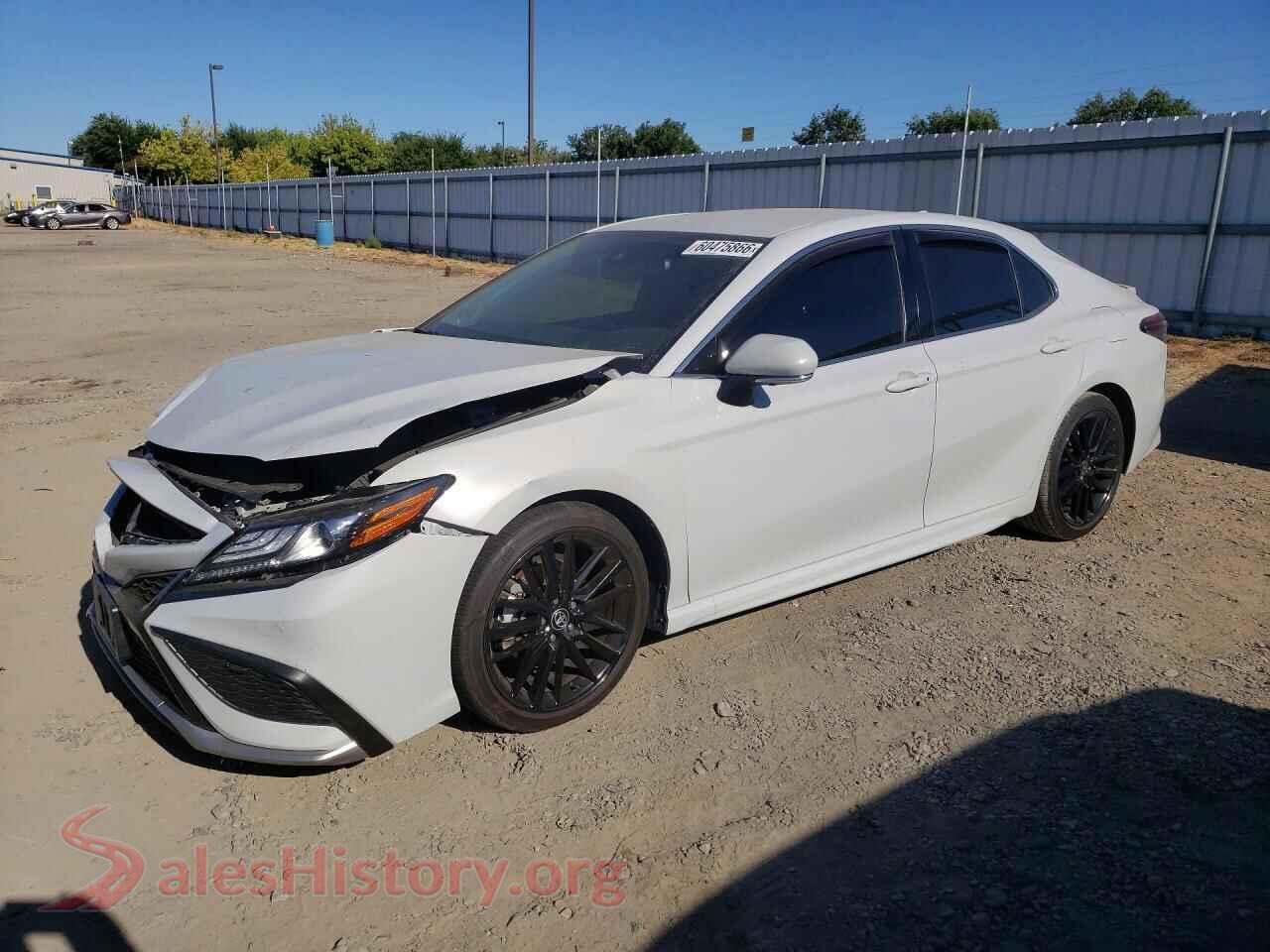 2022 TOYOTA CAMRY — VIN 4T1K31AK8NU034088