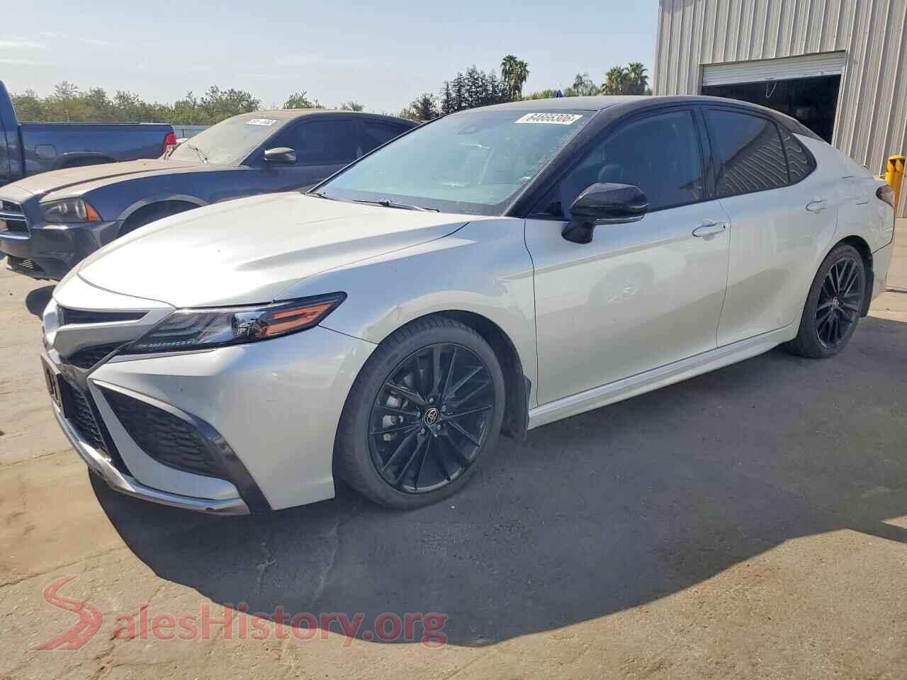 2022 TOYOTA CAMRY — VIN 4T1K31AK8NU037296