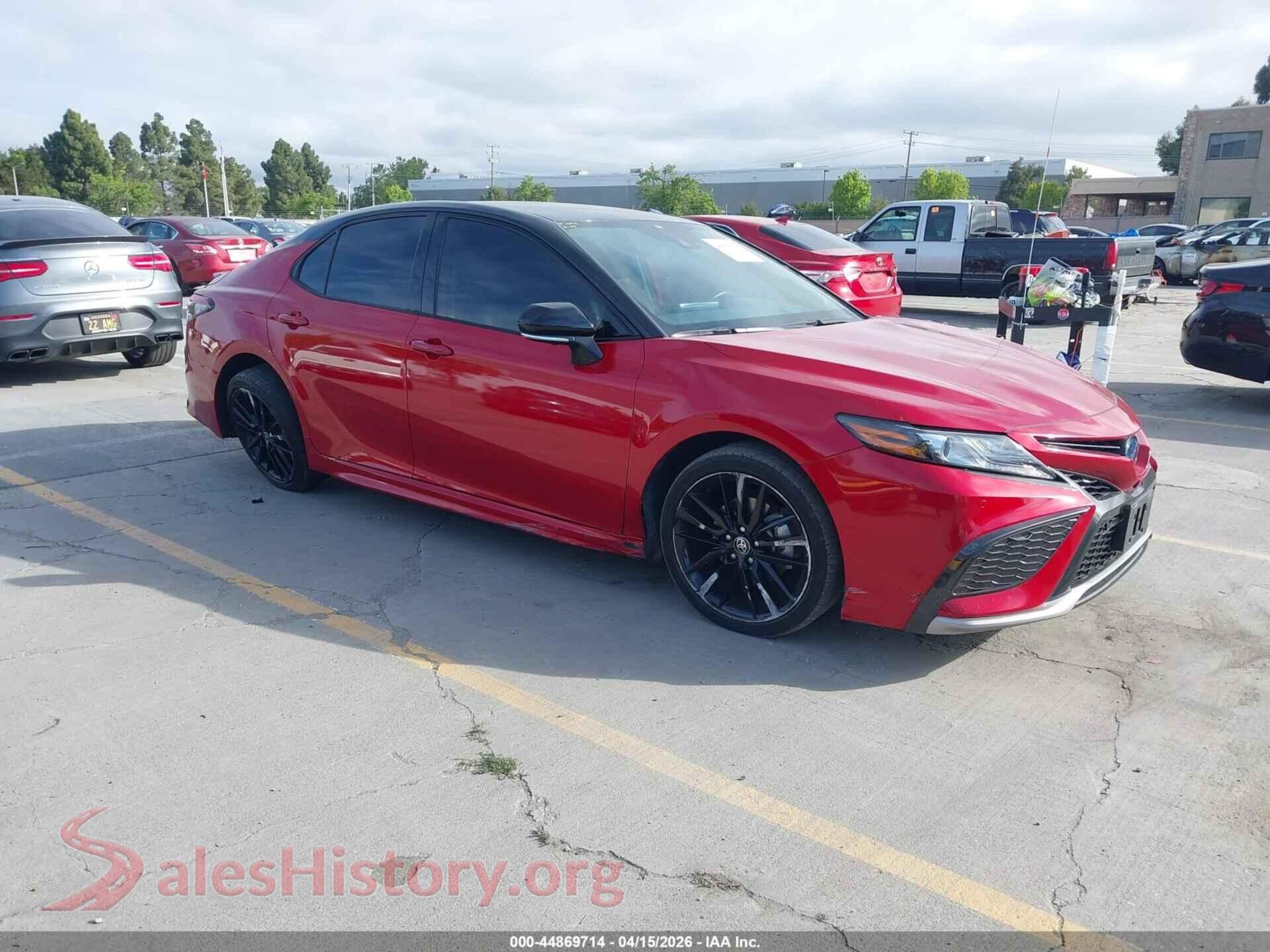 2022 TOYOTA CAMRY — VIN 4T1K31AK9NU035878