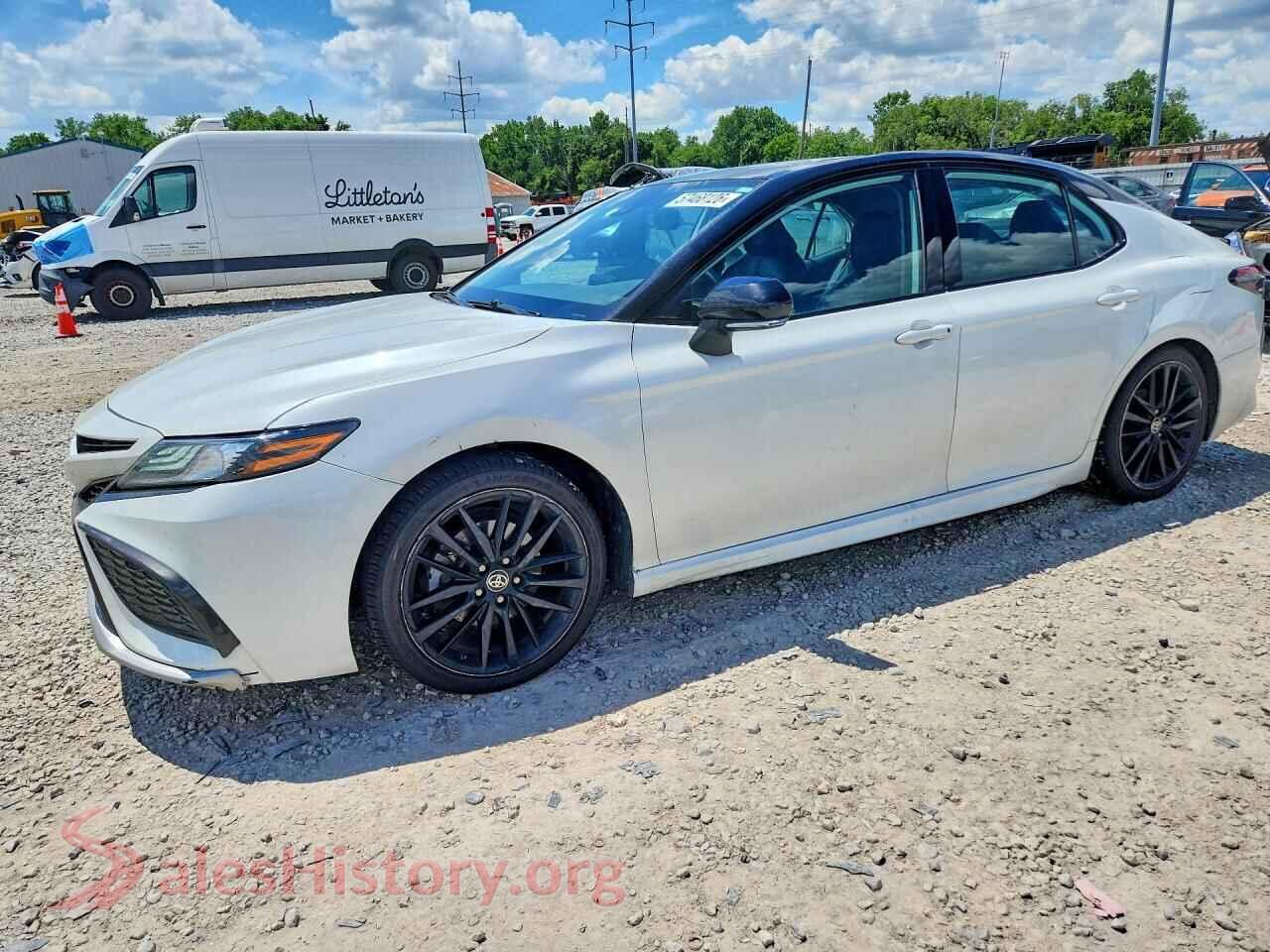 2022 TOYOTA CAMRY — VIN 4T1K31AK9NU038621