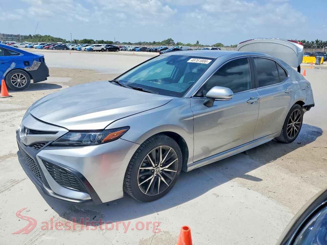 2022 TOYOTA CAMRY — VIN 4T1T11AK5NU698231