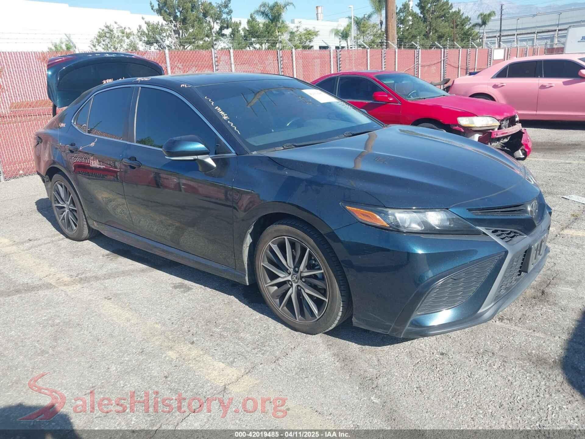 2021 TOYOTA CAMRY — VIN 4T1T11AKXMU430841