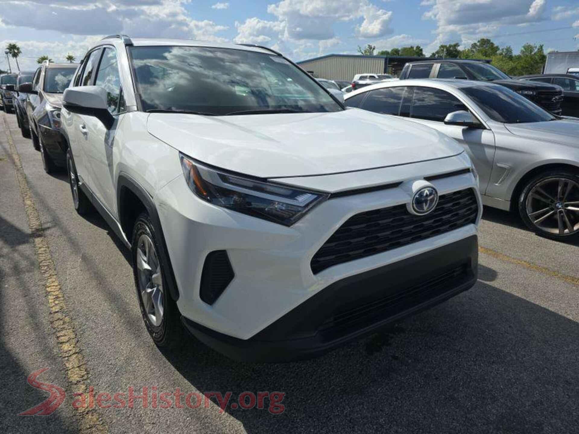2022 TOYOTA RAV4 — VIN 4T3RWRFV3NU054134