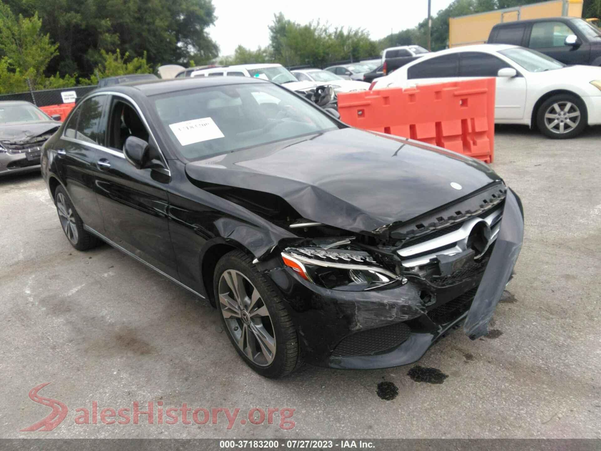 2015 MERCEDES-BENZ C 300 — VIN 55SWF4KB4FU004690