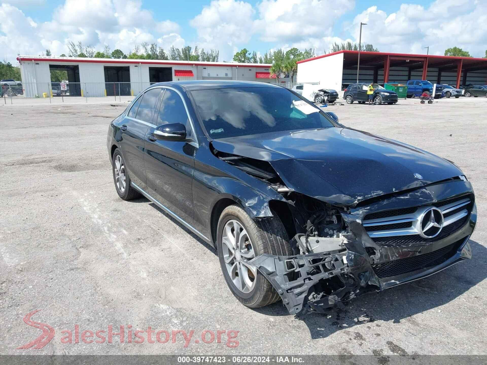 2015 MERCEDES-BENZ C 300 — VIN 55SWF4KB8FU093132