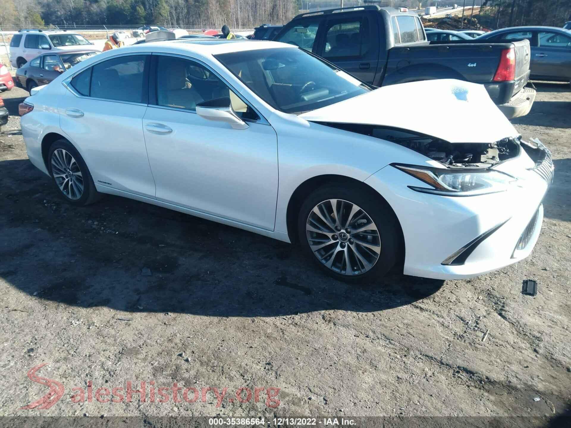 2020 LEXUS ES — VIN 58AD21B13LU007470