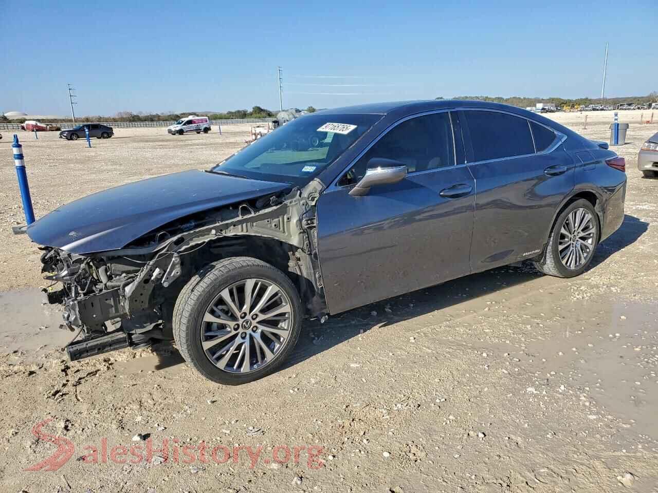 2020 LEXUS ES300 — VIN 58AD21B15LU011780