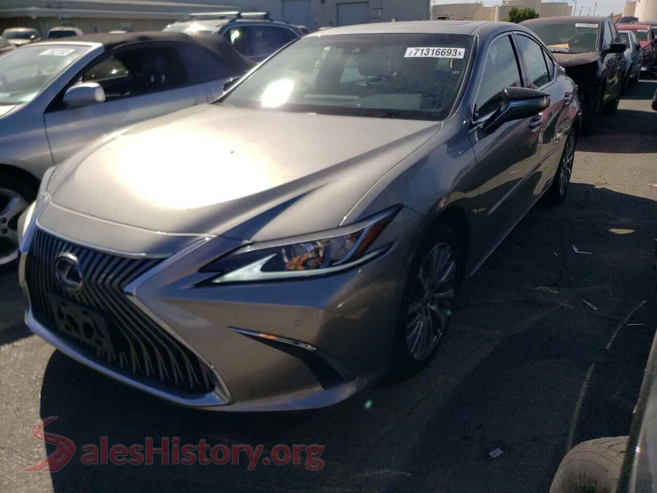 2020 LEXUS ES300 — VIN 58AD21B17LU011151