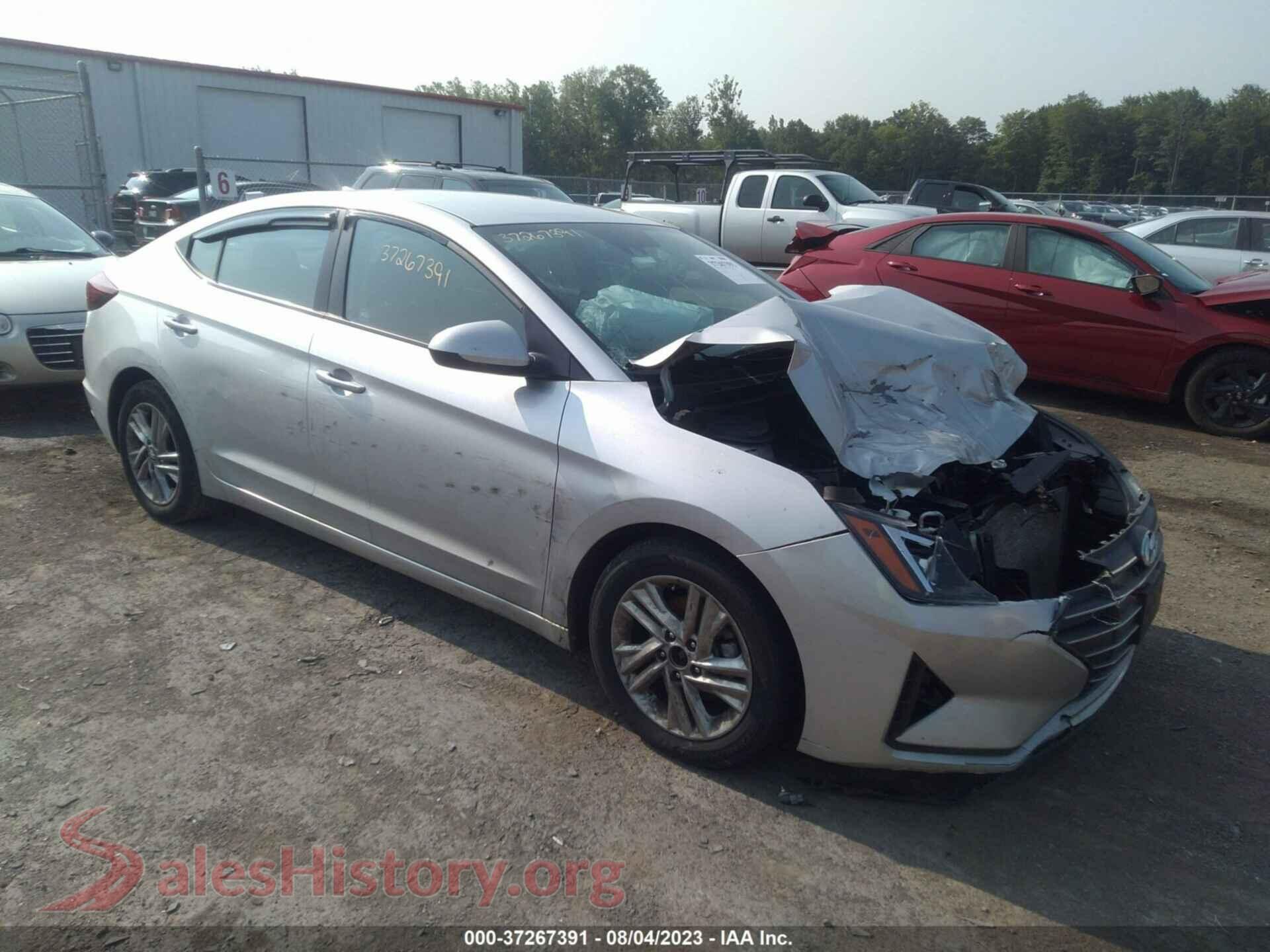 2019 HYUNDAI ELANTRA — VIN 5NPD84LF2KH413397