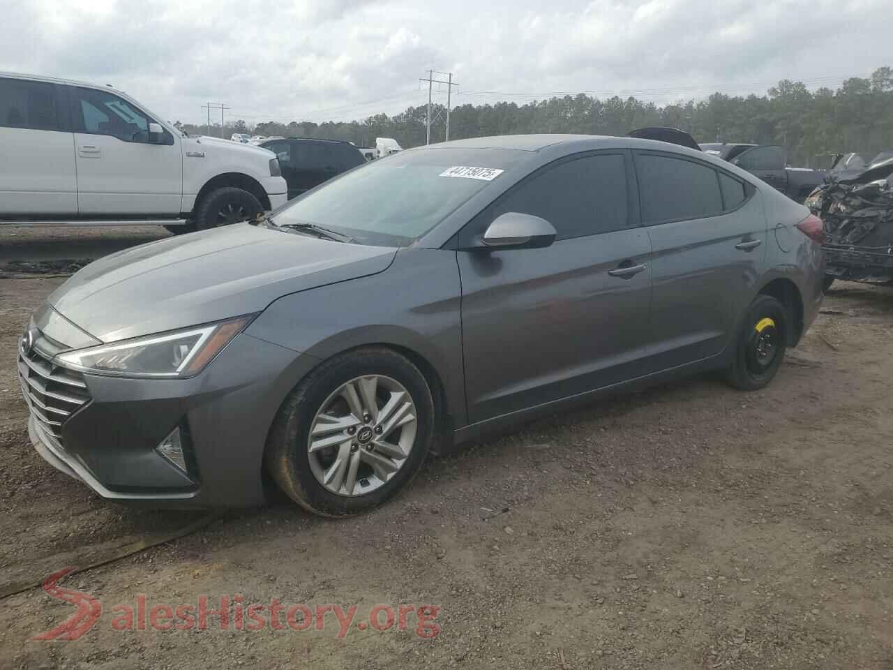 2019 HYUNDAI ELANTRA — VIN 5NPD84LF3KH477092
