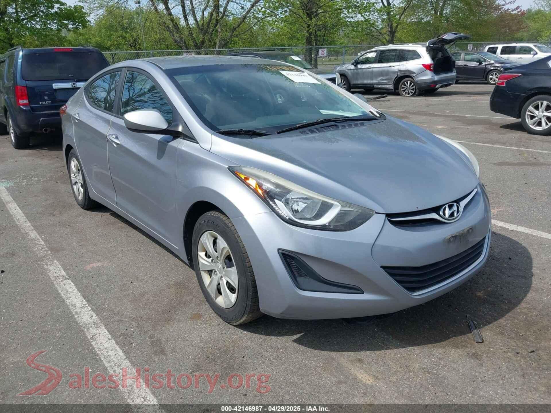 2016 HYUNDAI ELANTRA — VIN 5NPDH4AE7GH747894