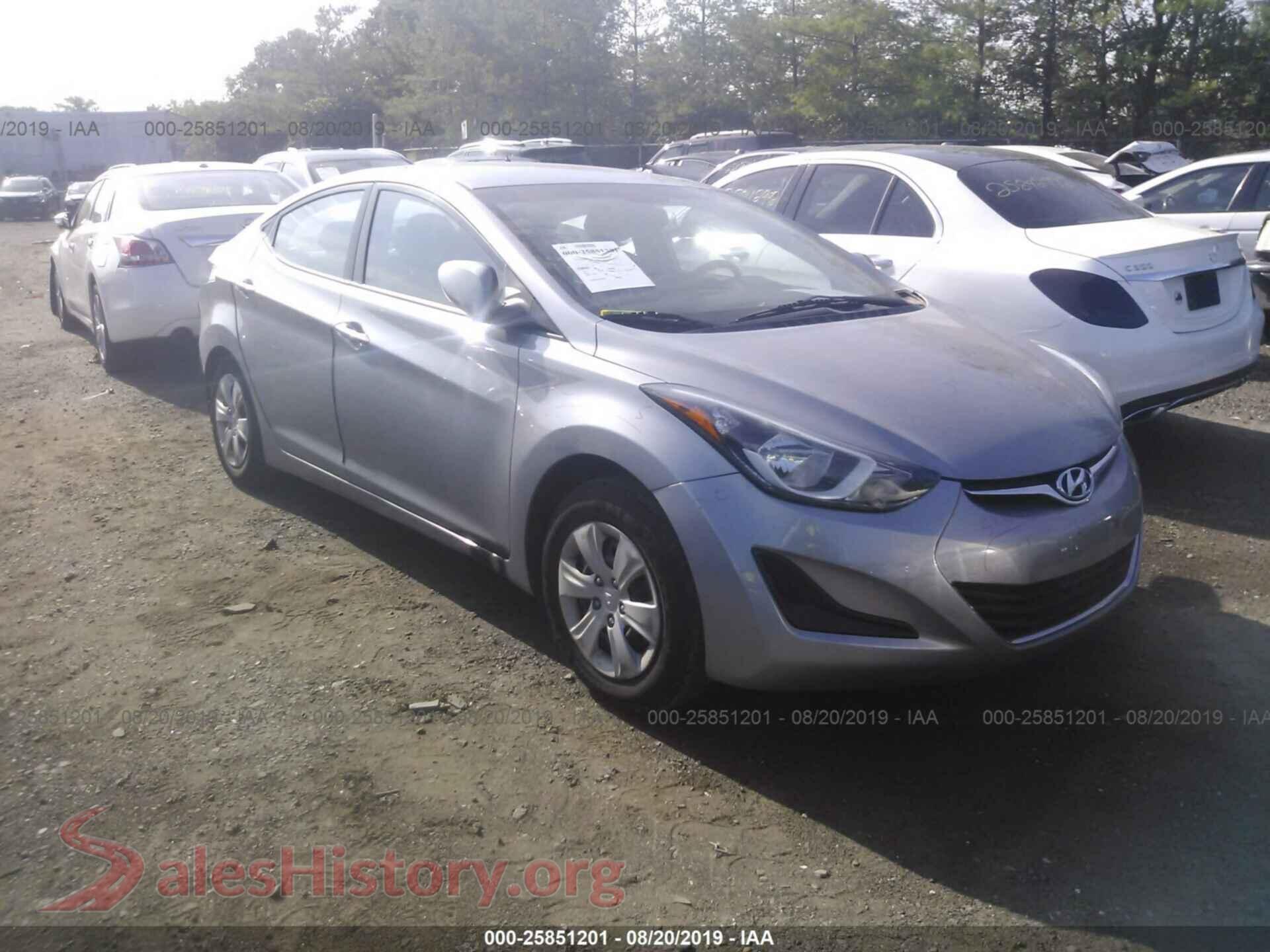2016 HYUNDAI ELANTRA — VIN 5NPDH4AE8GH721823