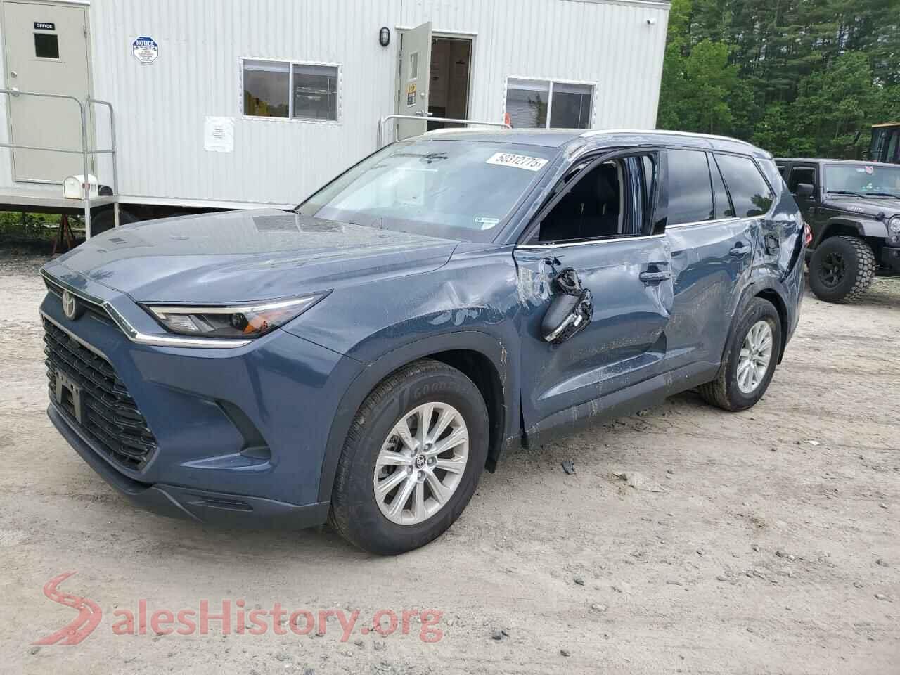 2024 TOYOTA GRAND HIGH — VIN 5TDAAAB55RS061645