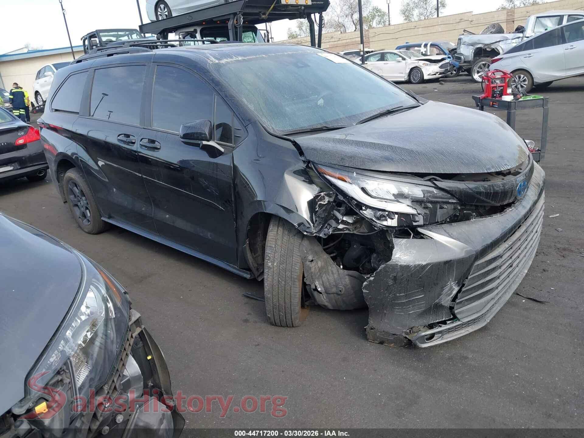 2025 TOYOTA SIENNA — VIN 5TDCSKFC4SS175100