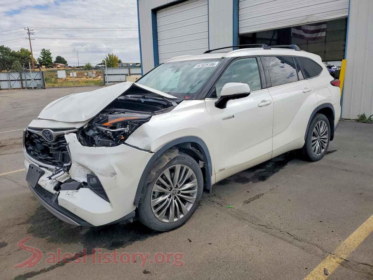 2021 TOYOTA HIGHLANDER — VIN 5TDEBRCH3MS055938