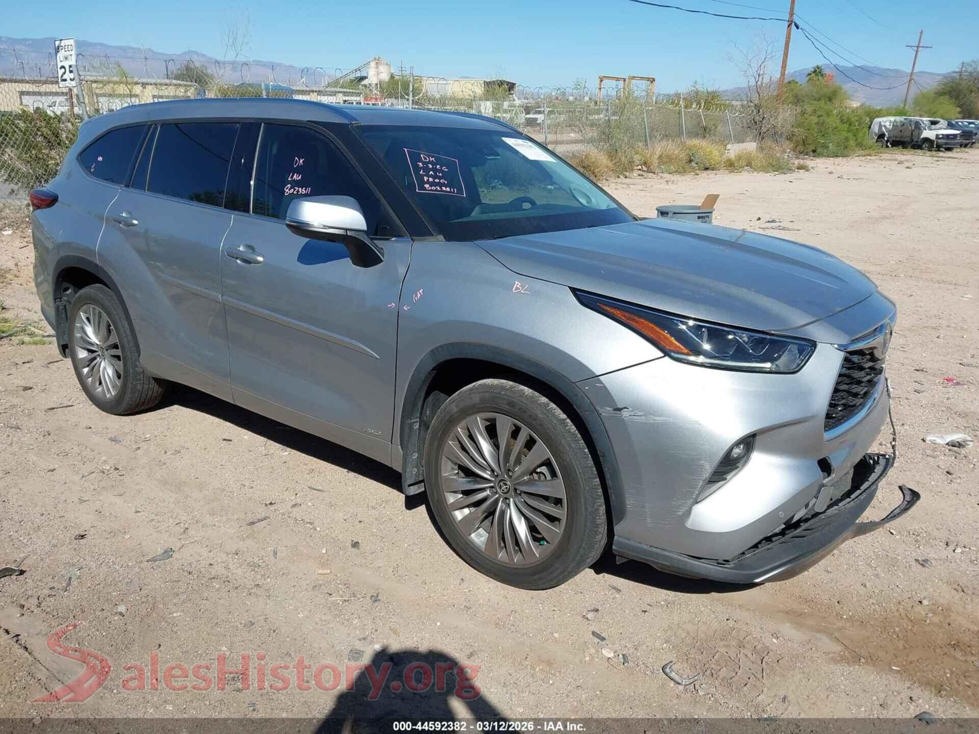 2022 TOYOTA HIGHLANDER — VIN 5TDEBRCH6NS093892