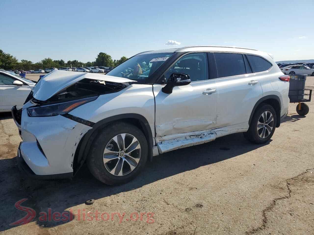 2022 TOYOTA HIGHLANDER — VIN 5TDGBRCH0NS557851