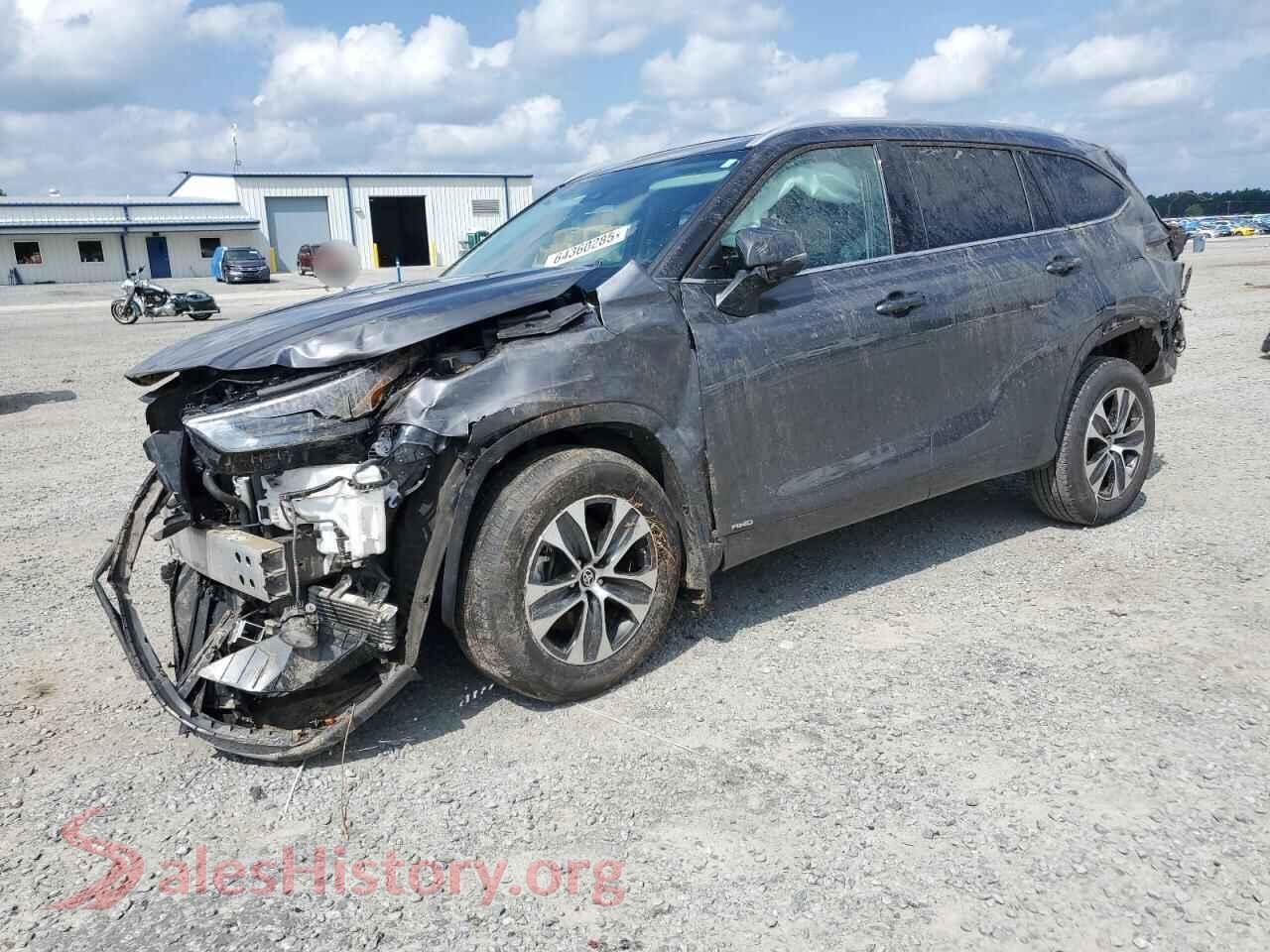 2022 TOYOTA HIGHLANDER — VIN 5TDGBRCHXNS553709