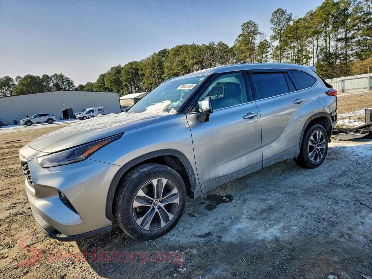 2021 TOYOTA HIGHLANDER — VIN 5TDGZRAH8MS521161